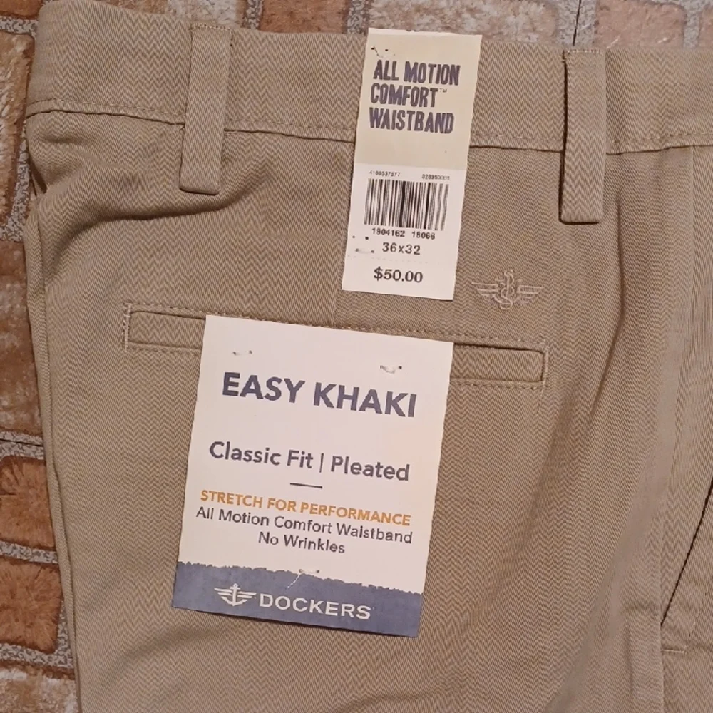 Dockers Men's Classic Fit Khaki Pants 36x32